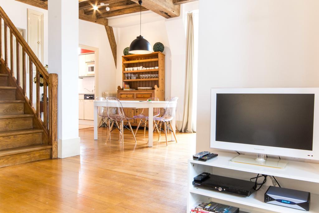 Les Bons Enfants Apartment Дижон Екстериор снимка